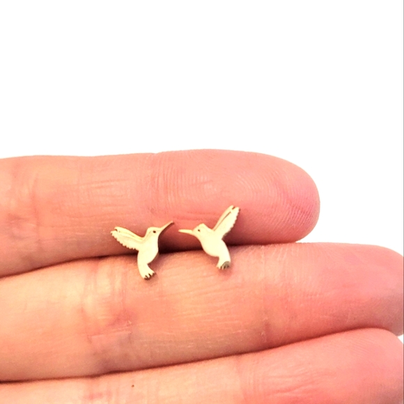 Set of beautiful gold color stainless steel hummingbird earrings - Picture 2 of 5